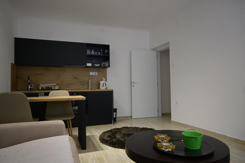 Kitchen or kitchenette, Living room, Dining area