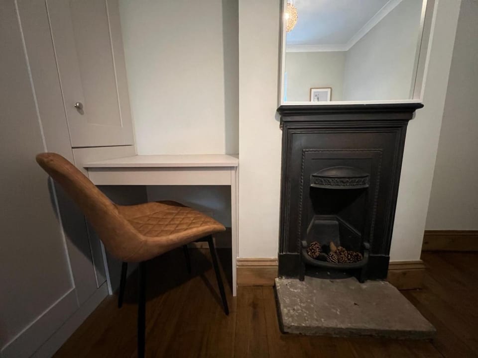 Park Lodge with Hot Tub House in Glossop