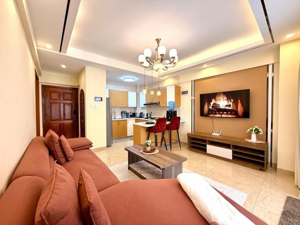 Communal lounge/ TV room, TV and multimedia, Living room, Dining area