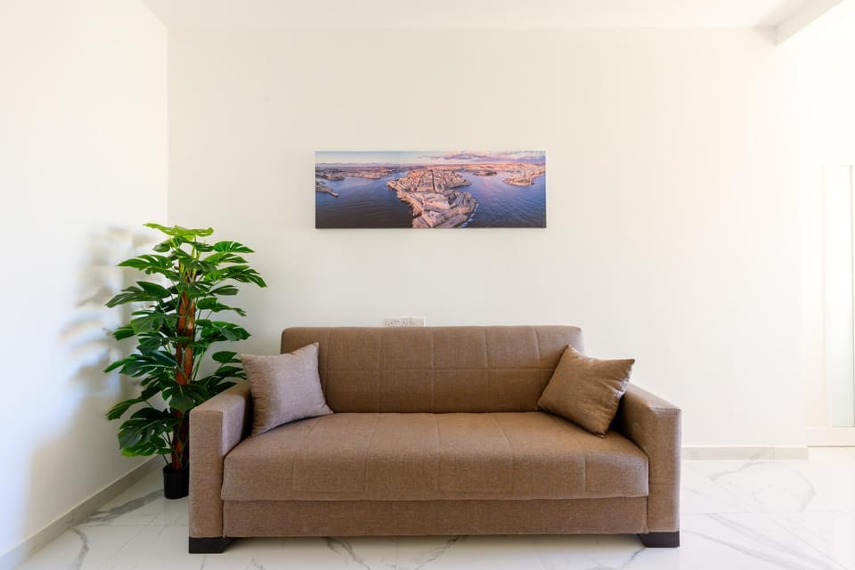 F8-4 Sliema ensuite bedroom Vacation rental in Sliema