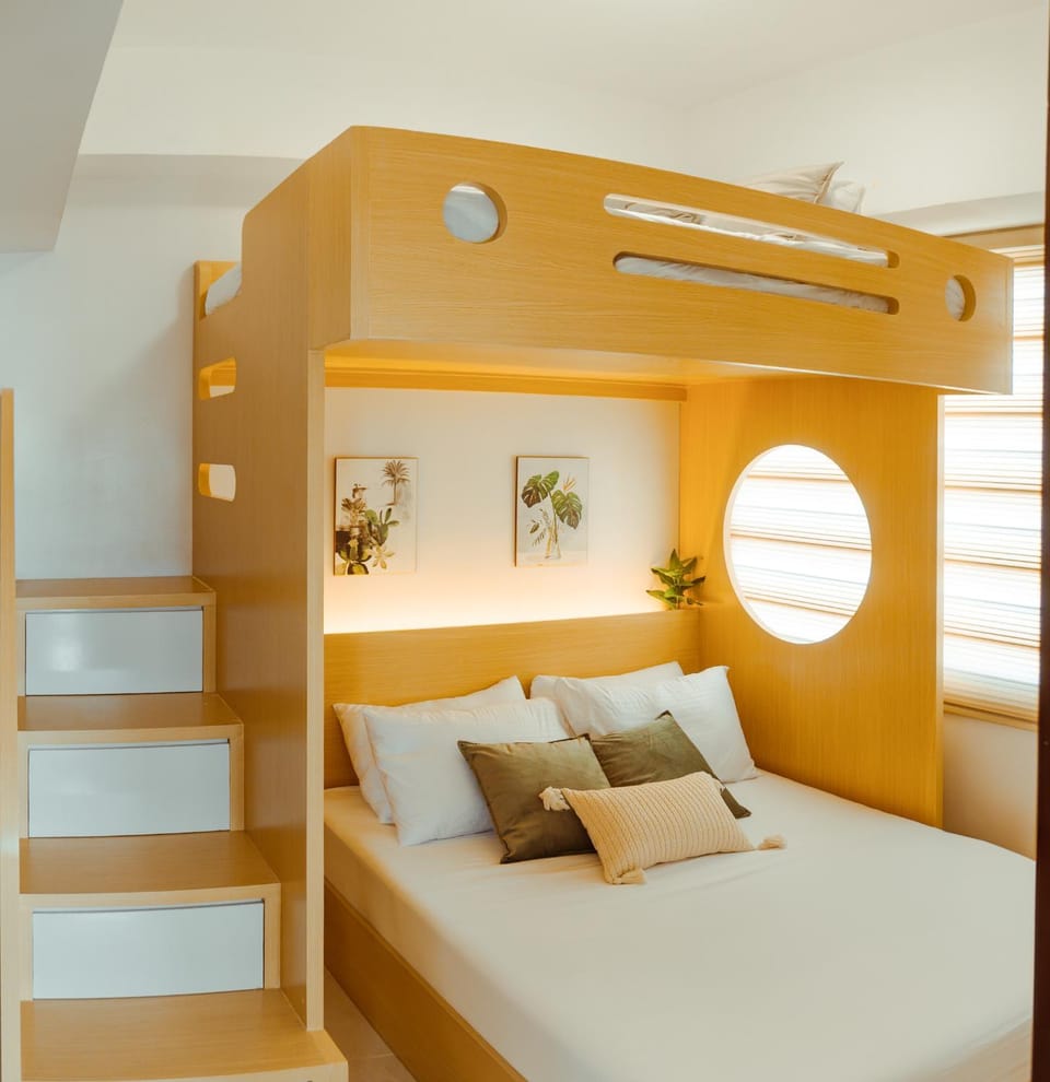 Bed, Photo of the whole room, Bedroom, bunk bed