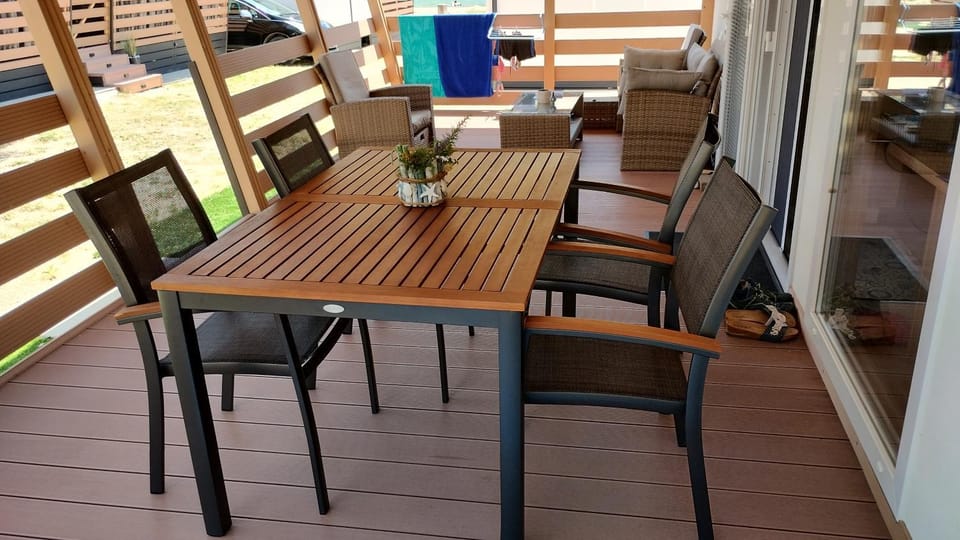 Sunrise Wellbeing mobile home - Mindful, Vegetarian and Active retreat, just 35 meters from the sea House in Šibenik-Knin County, Croatia