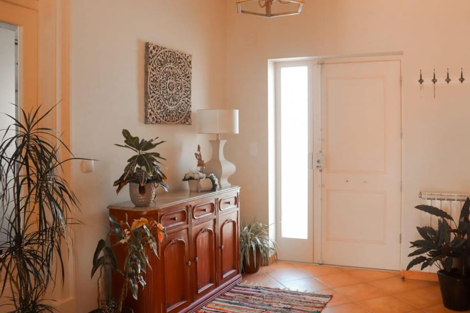 Facade/entrance, Decorative detail, Floor plan, furniture, furniture