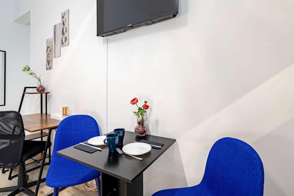 Central - Comfy Room - Easy Sleep Apartment in Budapest