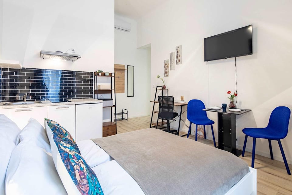 Central - Comfy Room - Easy Sleep Apartment in Budapest