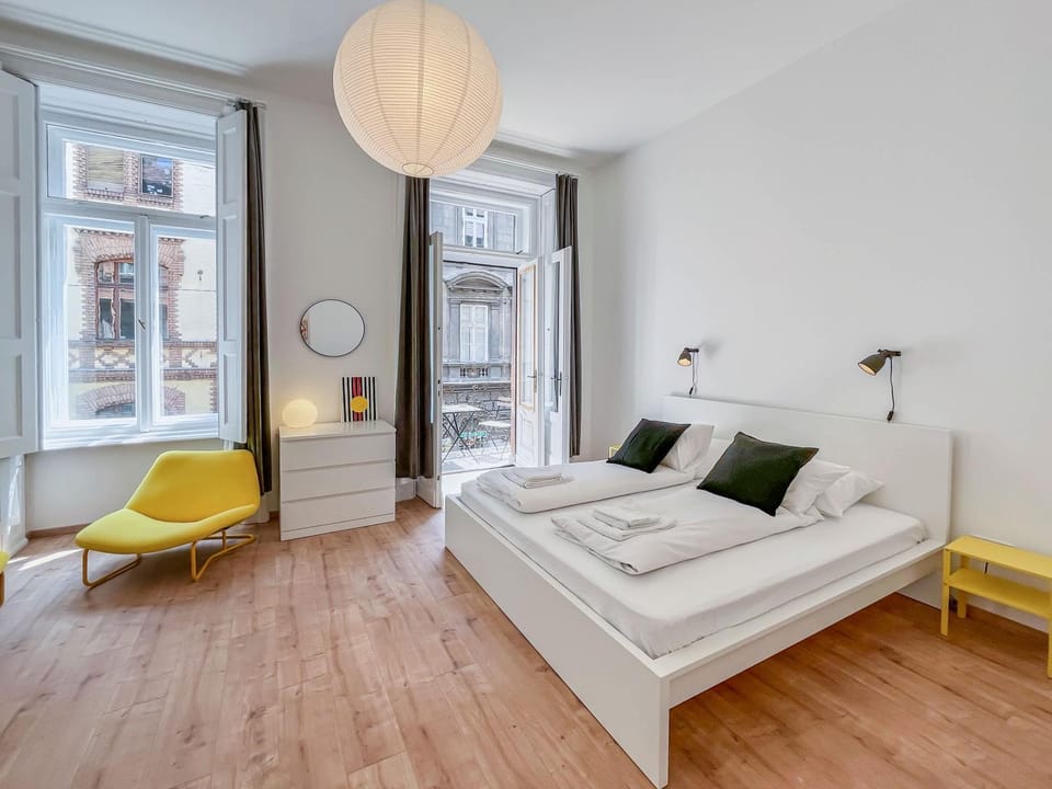 Balcony - Very Central - Modern - Large Apartment in Budapest