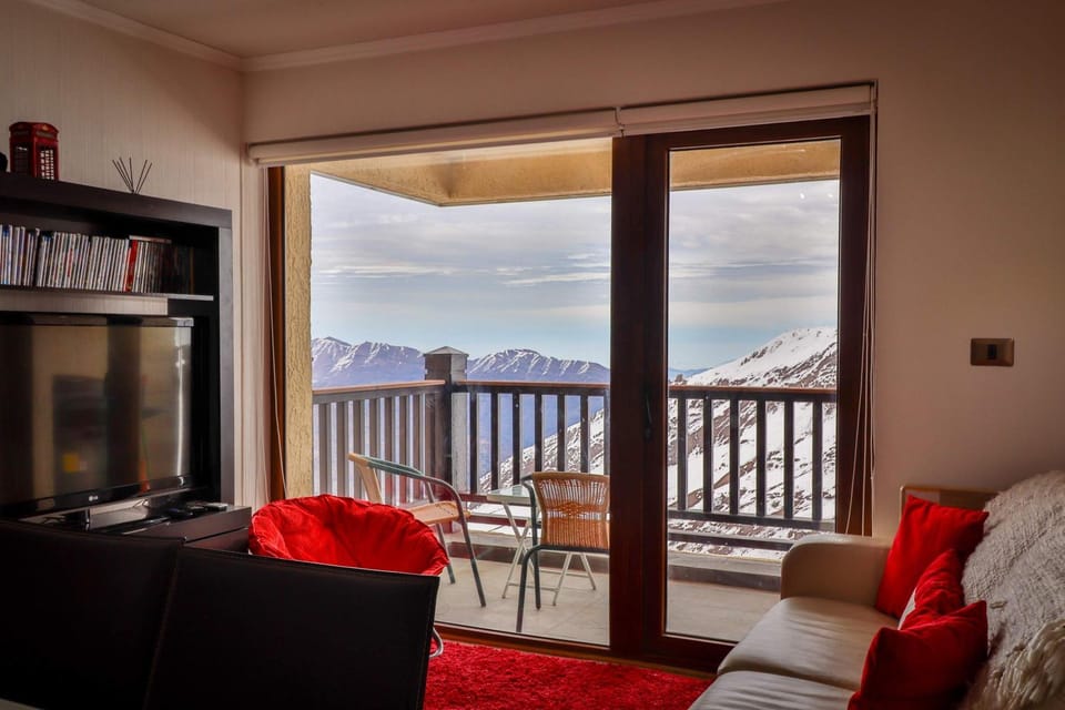 HOM I Valle Nevado SKI IN y OUT Frente a la Cordillera Edificio ValleBlanco Apartment in San Jose de Maipo