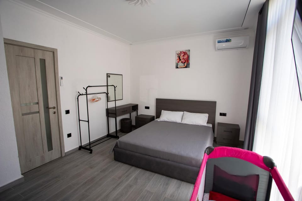 Bed, Photo of the whole room, Bedroom, cot, wardrobe