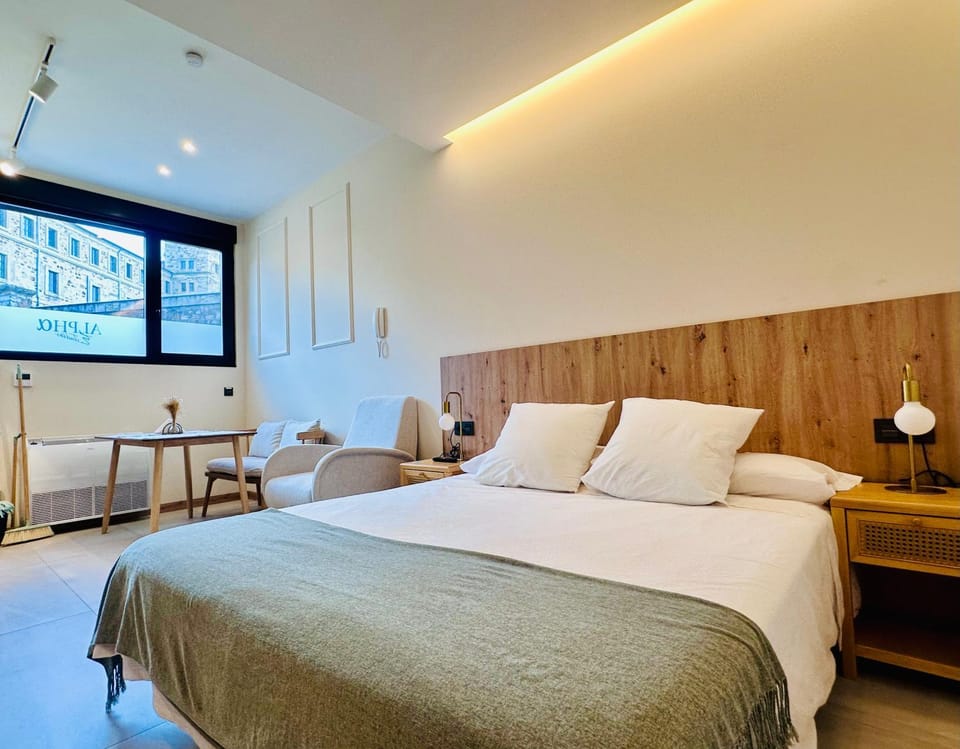 Bedroom, Quiet street view
