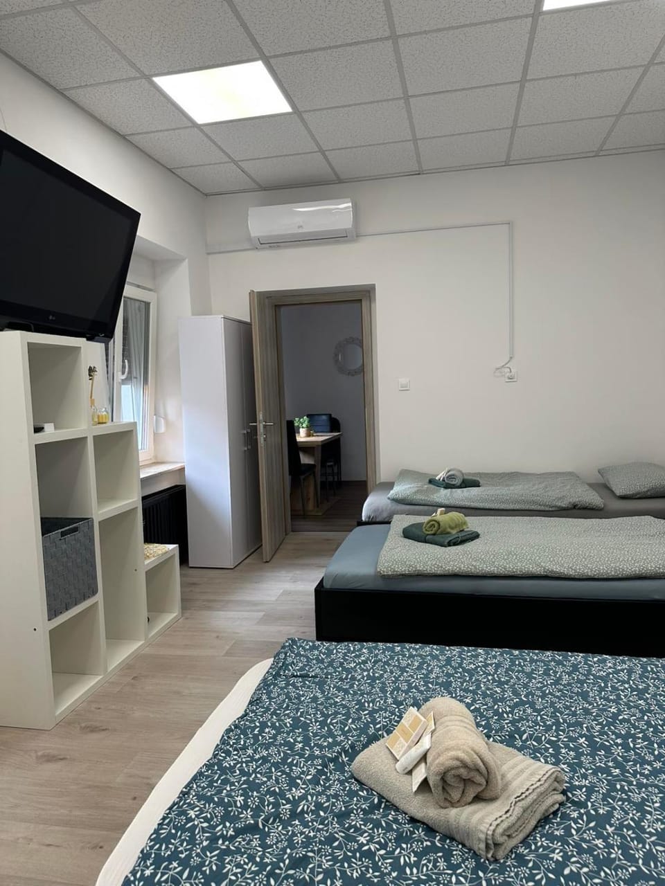 Bed, TV and multimedia