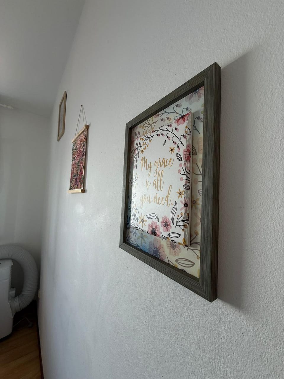 Day, Decorative detail, Bedroom
