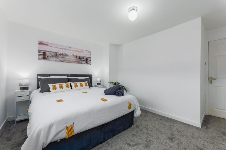 Bed, Photo of the whole room, Bedroom, wardrobe