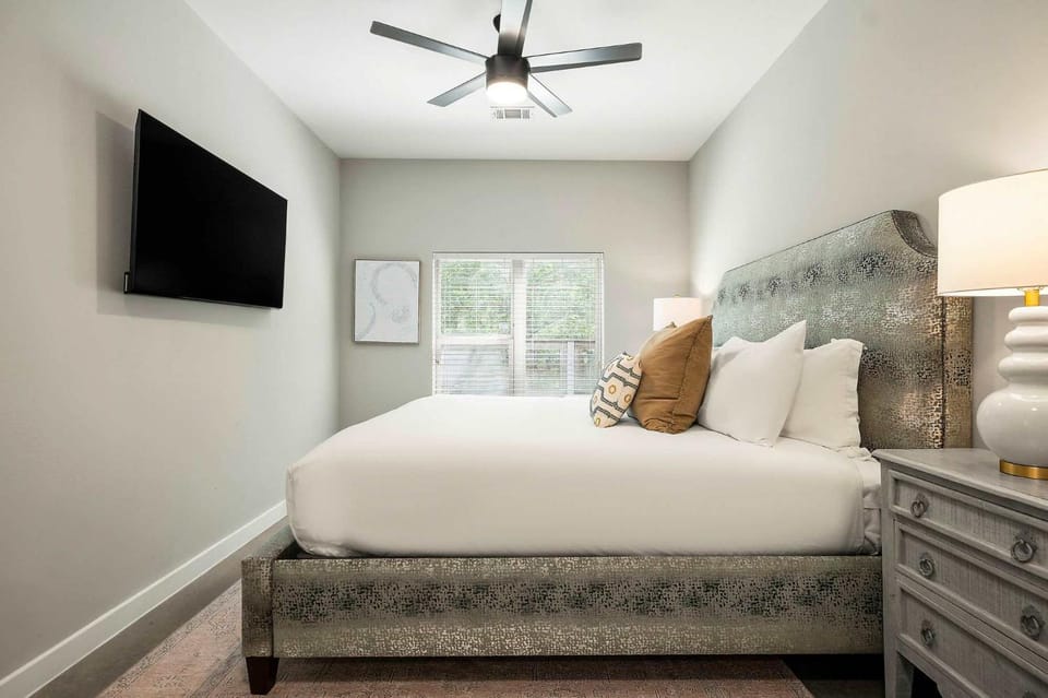 South ATX Retreat - Sauna - Plunge - Pickleball House in Austin