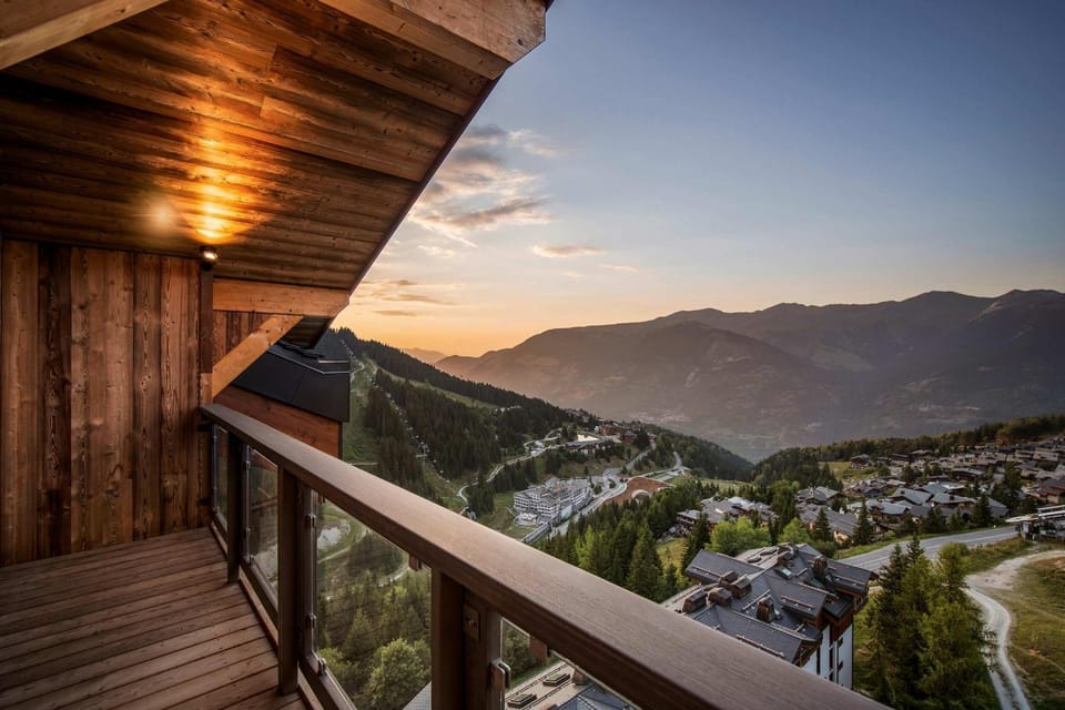 Property building, Natural landscape, View (from property/room), Balcony/Terrace, Mountain view, Sunrise, Sunset