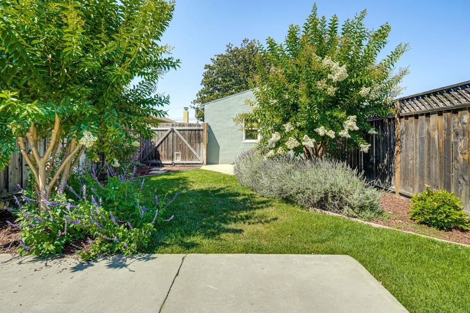 Walk to Dtwn San Jose & SJSU: Charming + Cozy Gem! House in San Jose