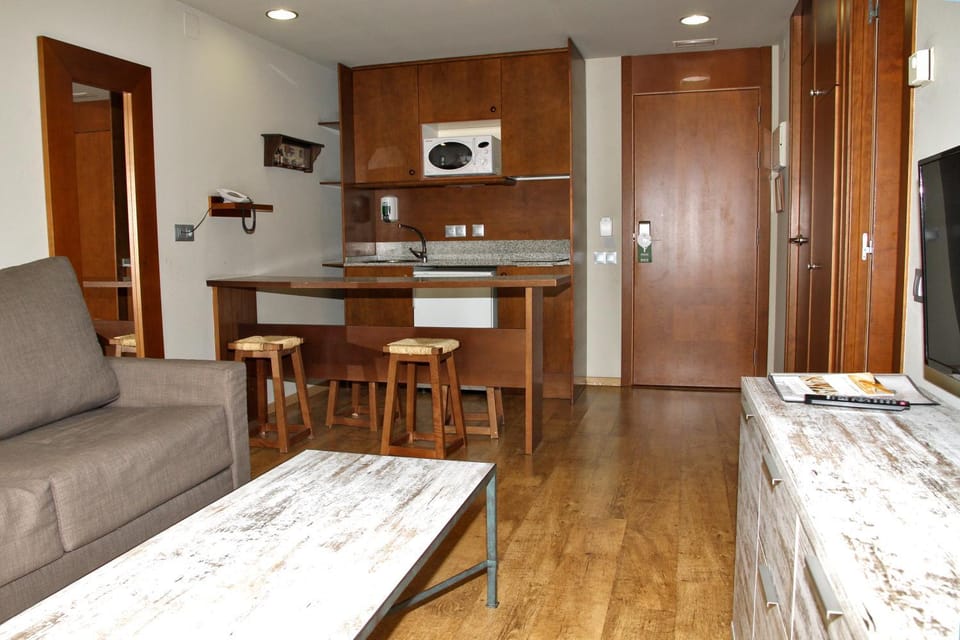 Aparthotel La Vall Blanca Apartment hotel in Vielha