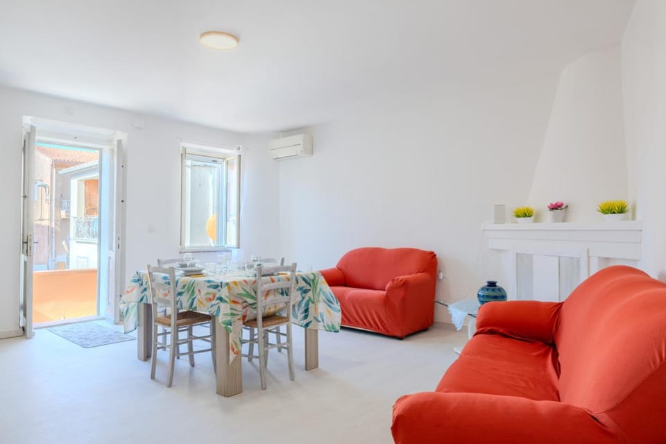 Living room, Seating area, Dining area, air conditioner