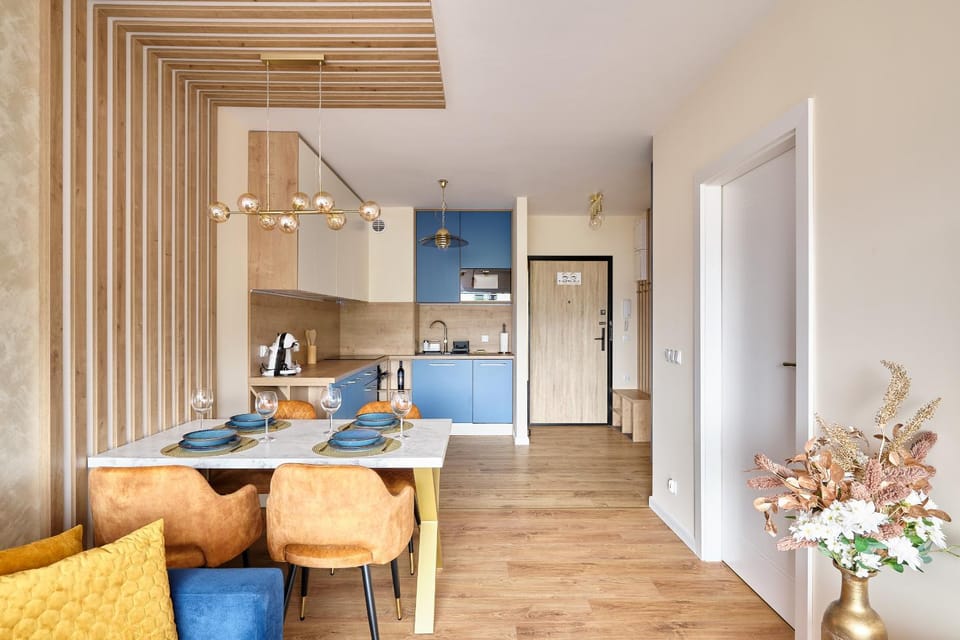 Kitchen or kitchenette, Dining area, dishwasher, microwave