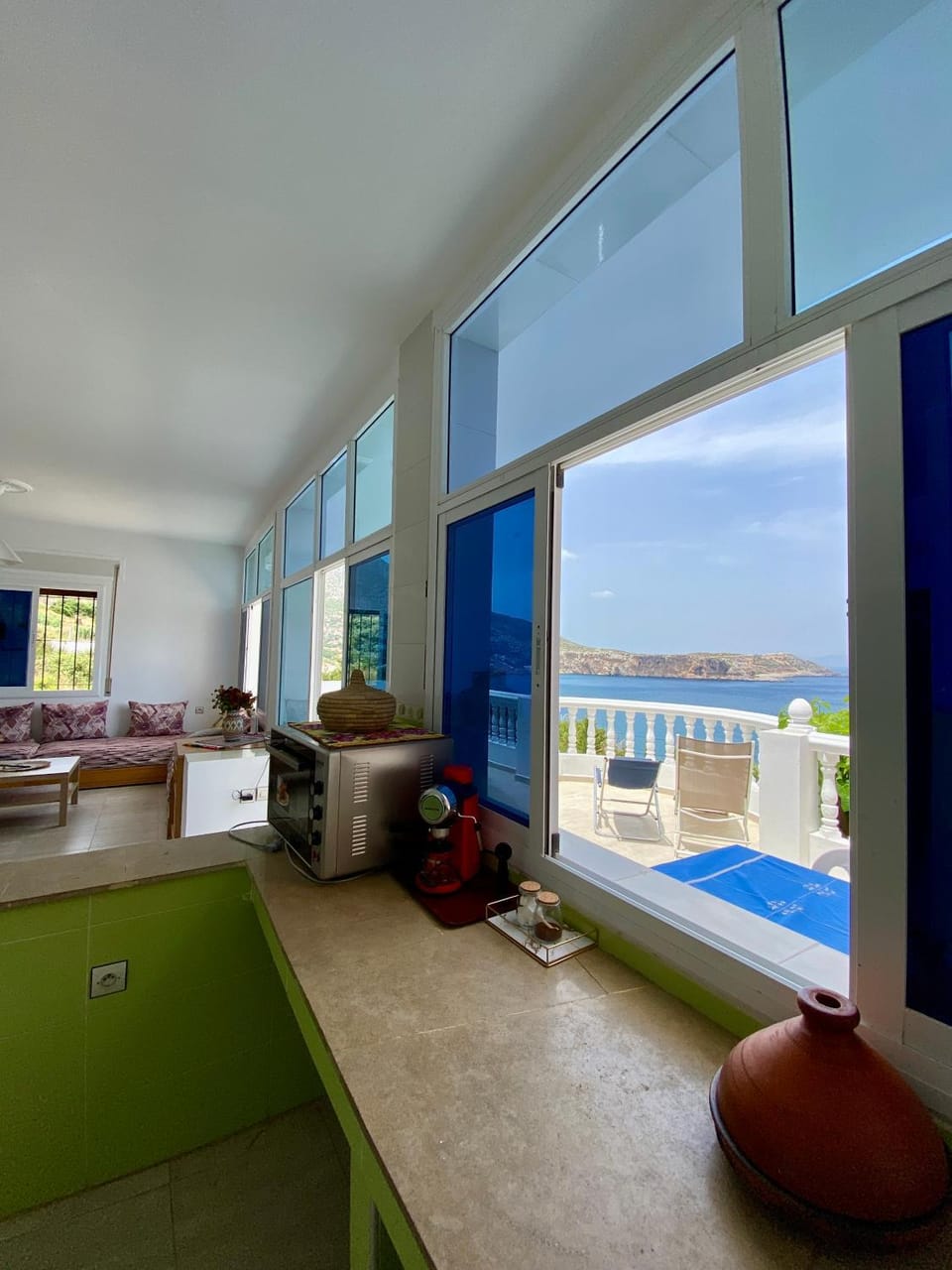 Kitchen or kitchenette, Sea view
