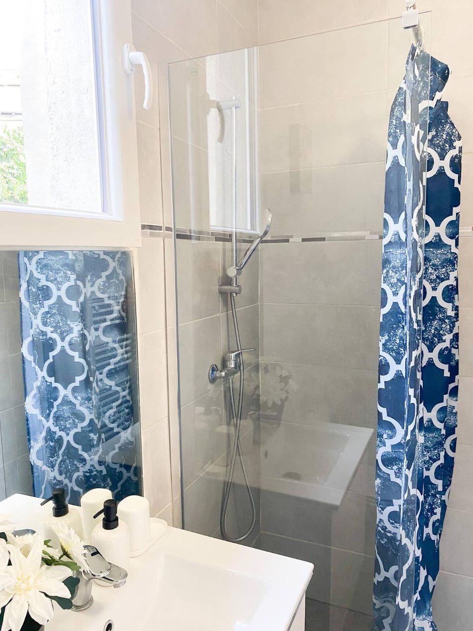 Shower, Bathroom
