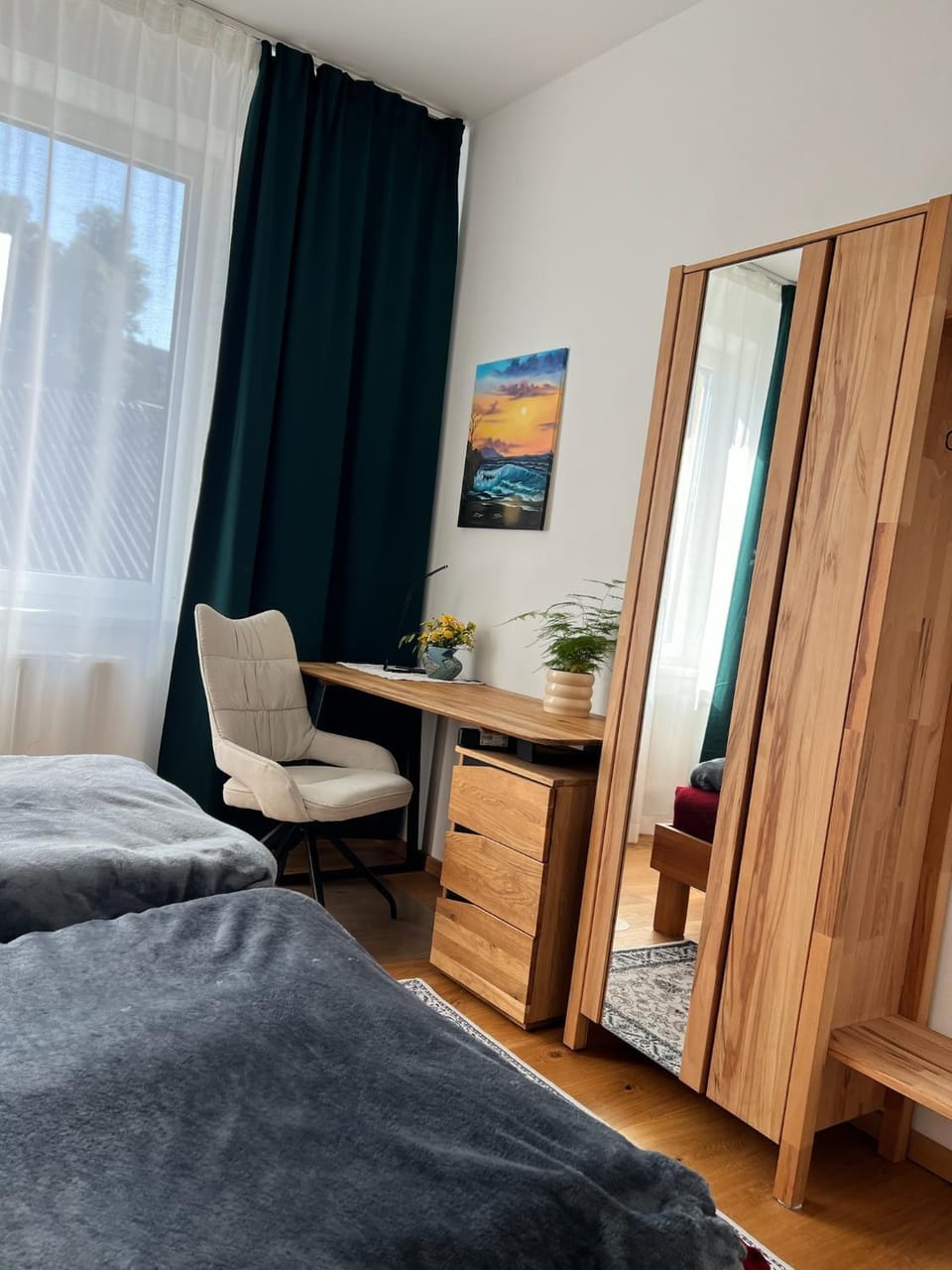 Photo of the whole room, wardrobe