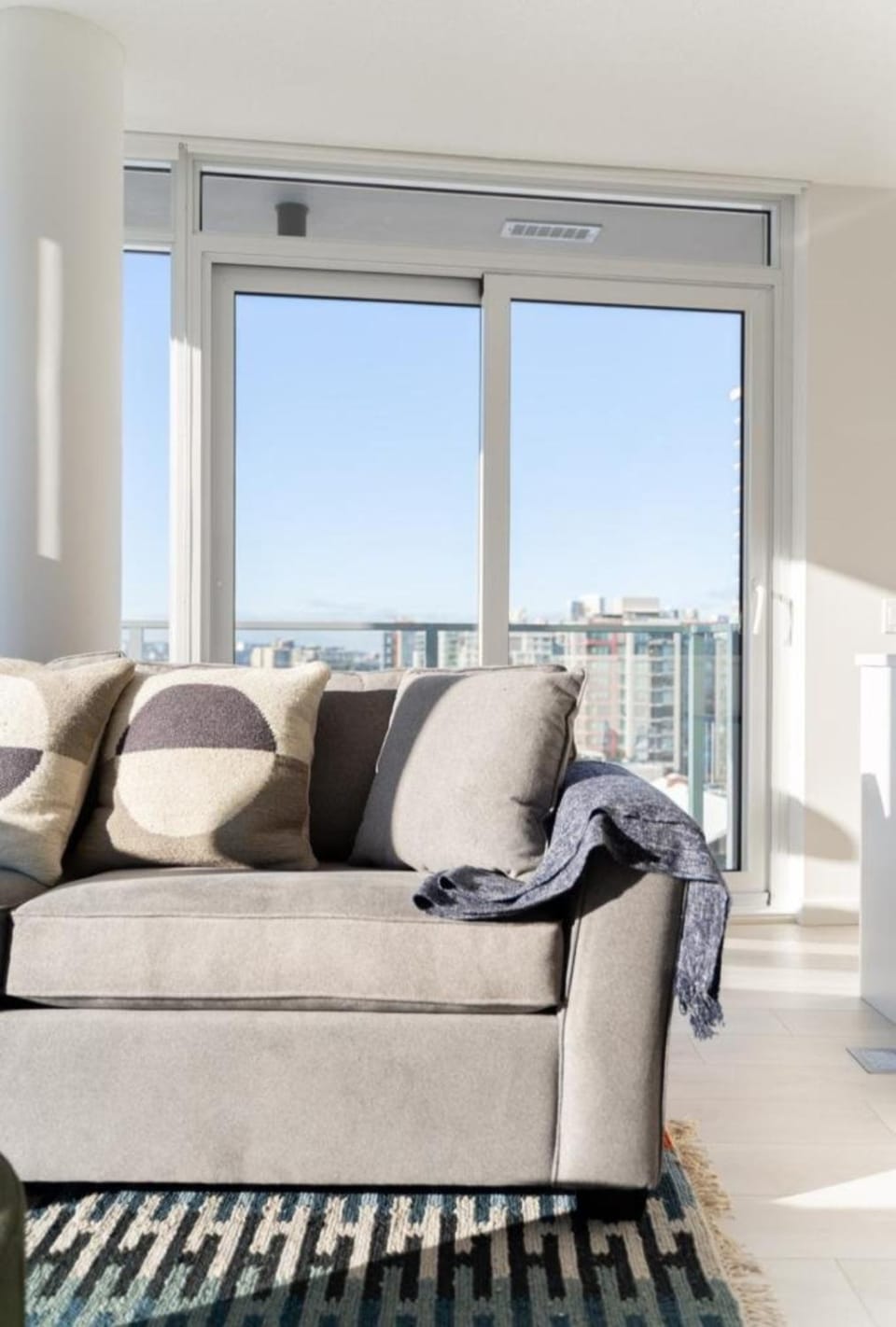View (from property/room), Balcony/Terrace, Living room, Seating area