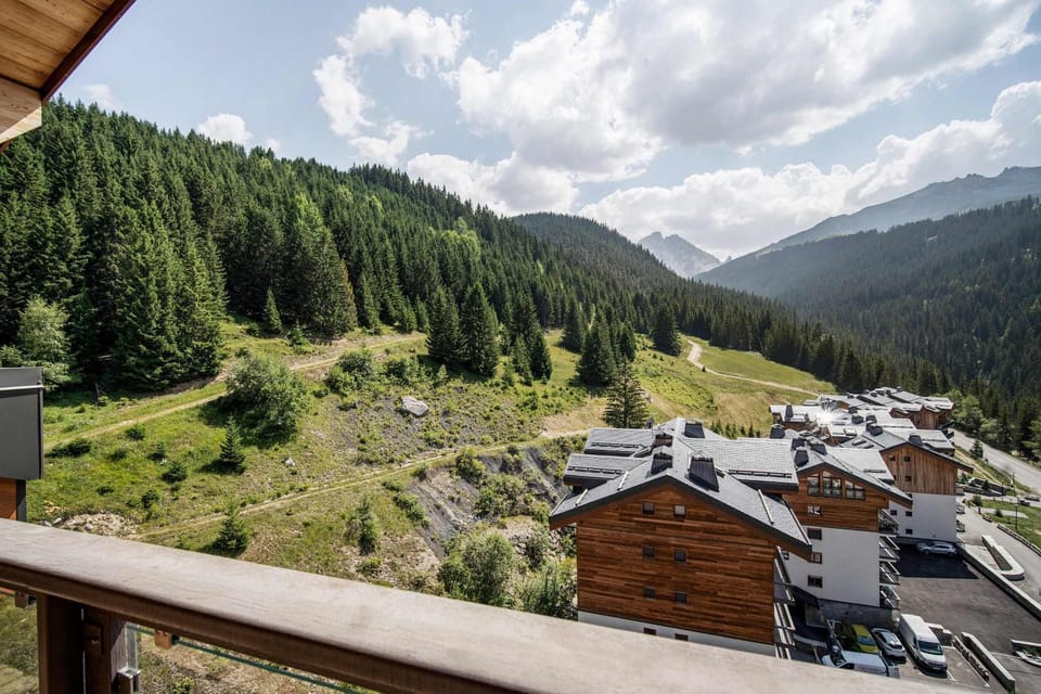 Property building, Natural landscape, Bird's eye view, Mountain view