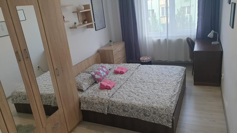 Bed, Bedroom, locker, wardrobe