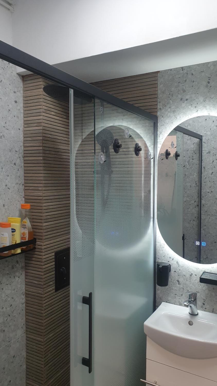 Shower, Toilet, Bathroom, hair dryier, towels