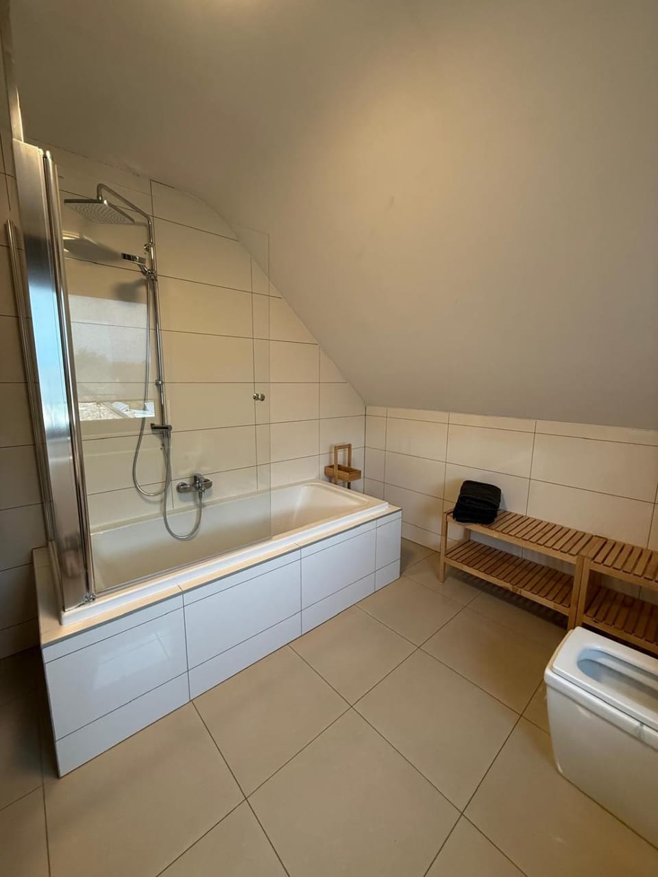 Shower, Toilet, Bathroom, Bath, towels