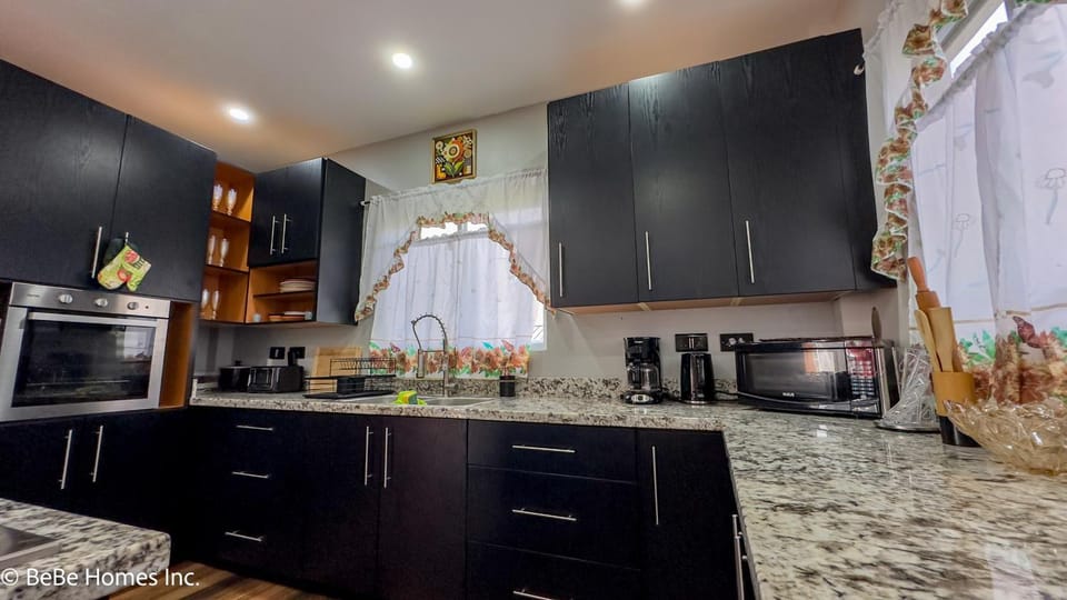Villa Opulence - 10min from UVF Airport Villa in Caribbean