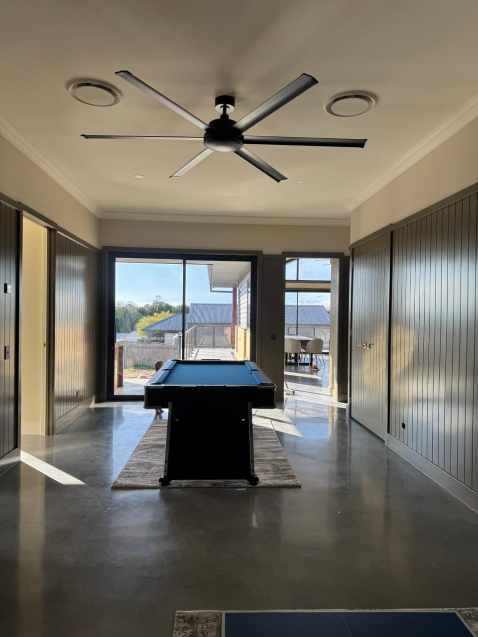 Billiard, Game Room