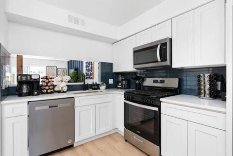 Chic 3-Bedroom Getaway in Central Austin House in Austin