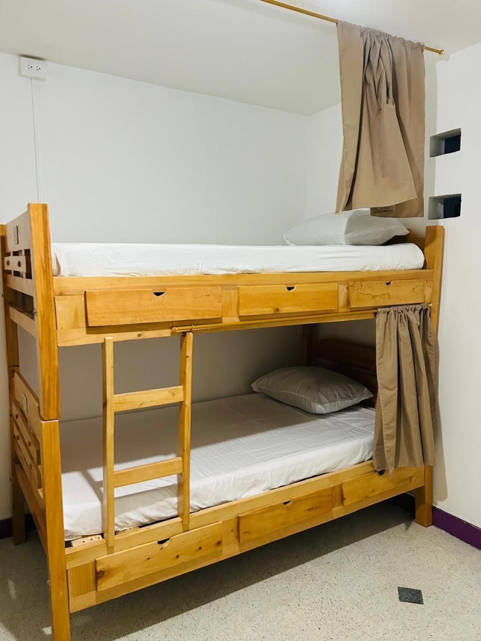 Casa Almanik Hostel Bed and Breakfast in Medellin