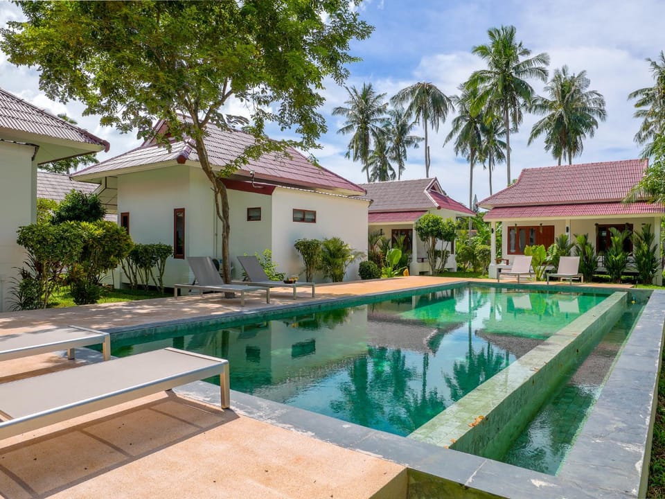 Property building, Swimming pool