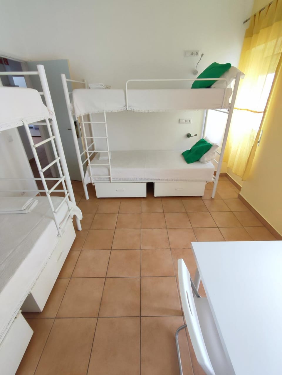 Bedroom, bunk bed