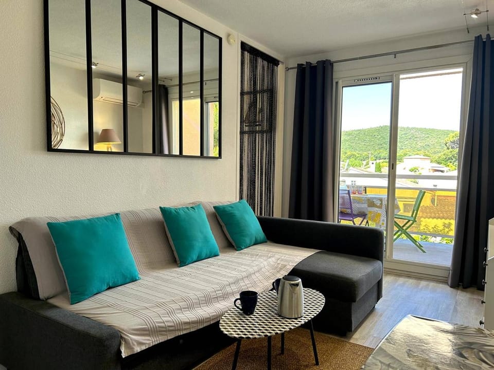 Studio cabine 4 couchages à Bormes-les-Mimosas avec climatisation et parking - FR-1-251-864 Cabin in Le Lavandou