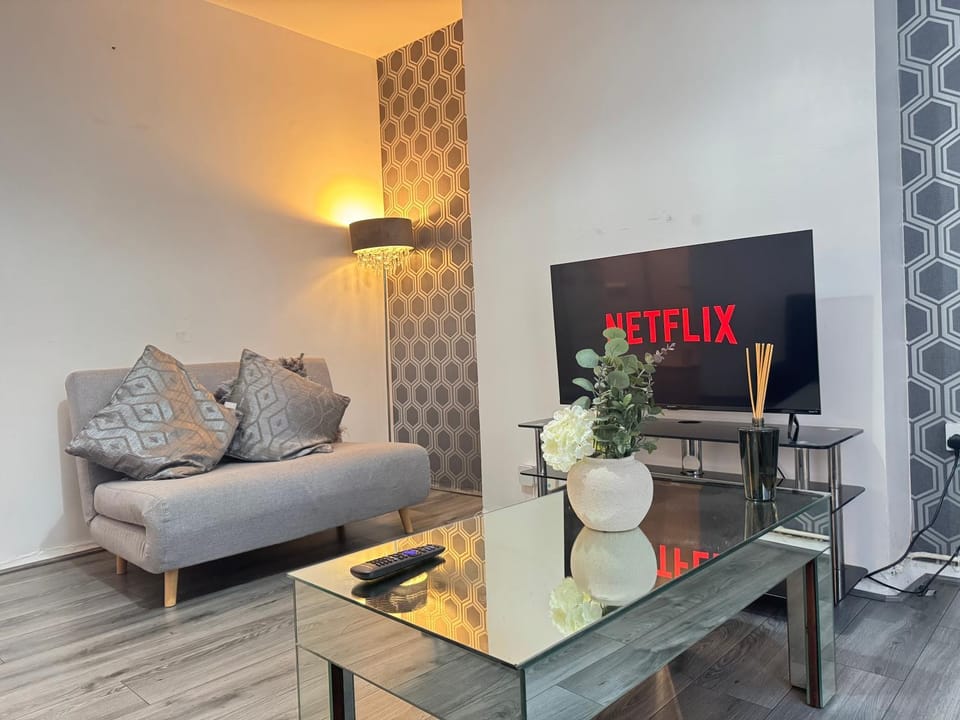 TV and multimedia, Living room, Seating area