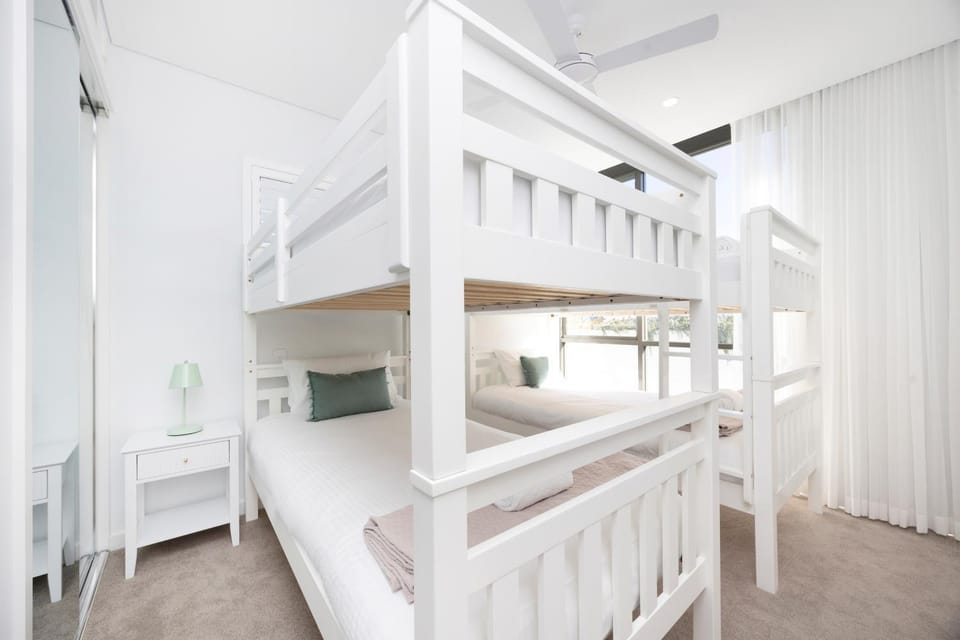 Bed, Bedroom, bunk bed