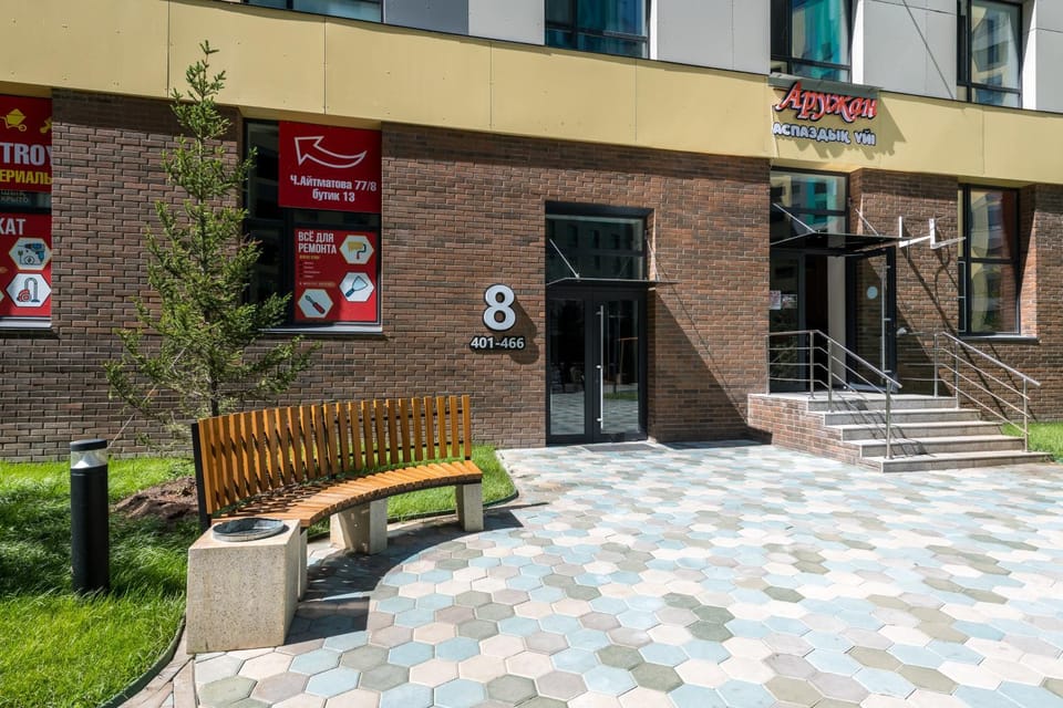 Facade/entrance, Day