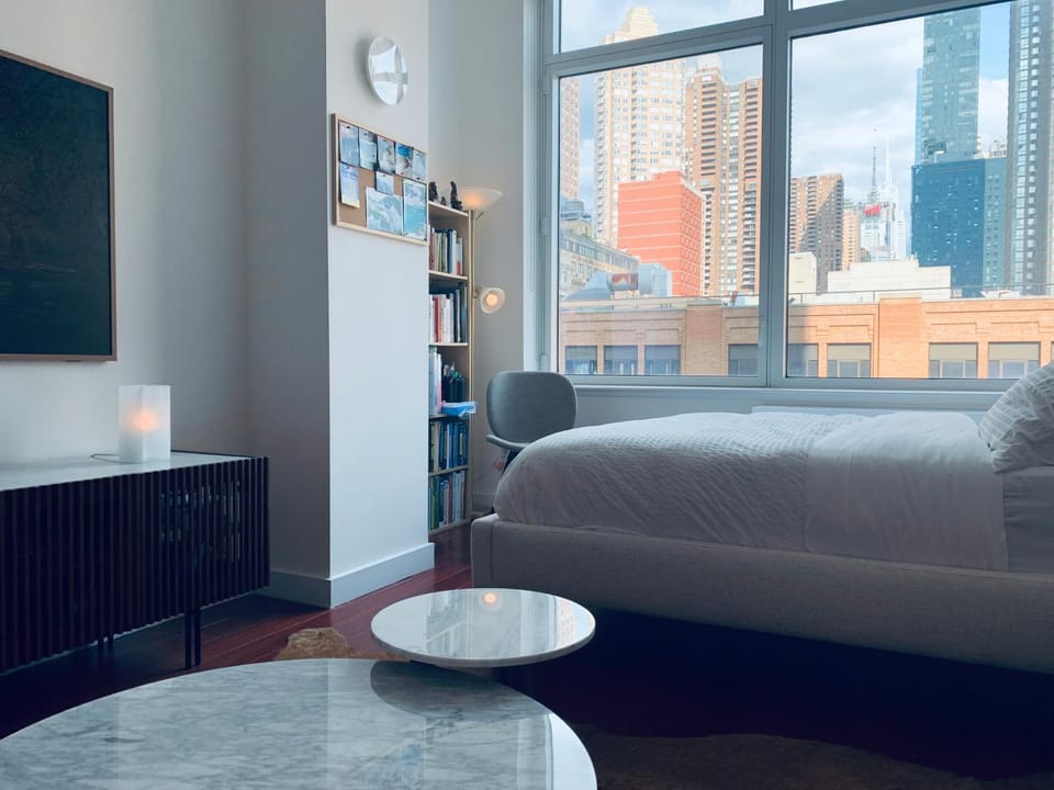 Bed, Seating area, Bedroom