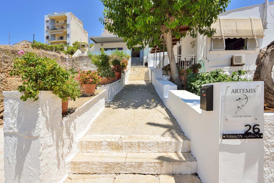 Facade/entrance, Day