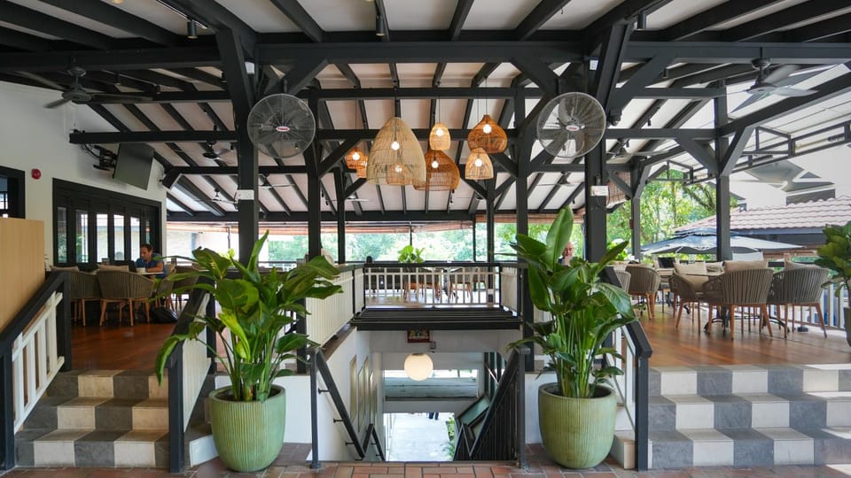 Restaurant/places to eat, Food and drinks