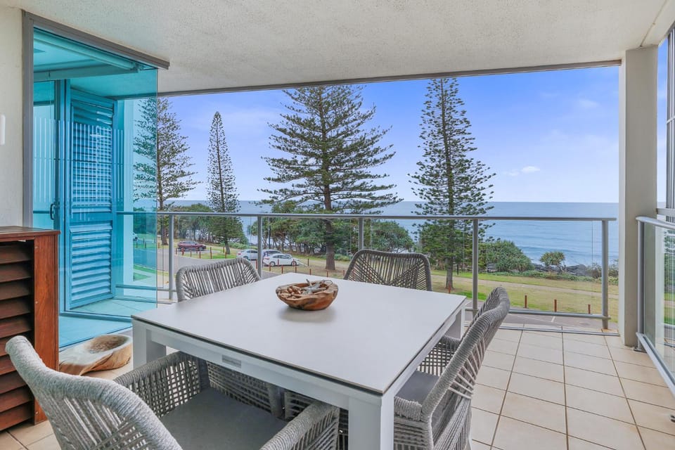 Natural landscape, View (from property/room), Balcony/Terrace, Seating area, Sea view
