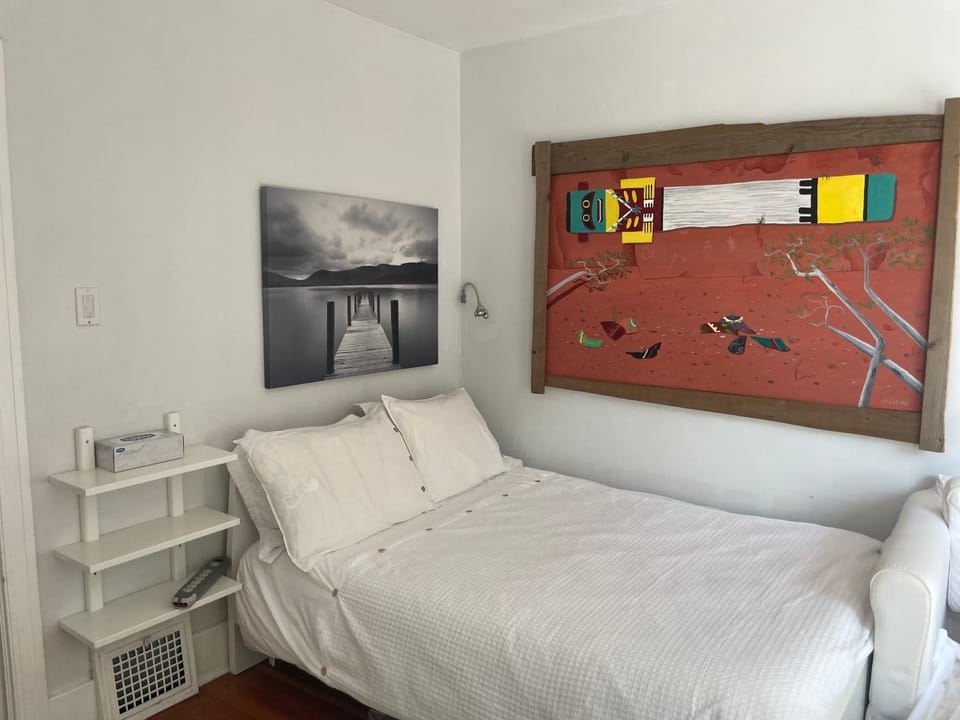 Timeless Kitsilano Character Home Apartment in Vancouver