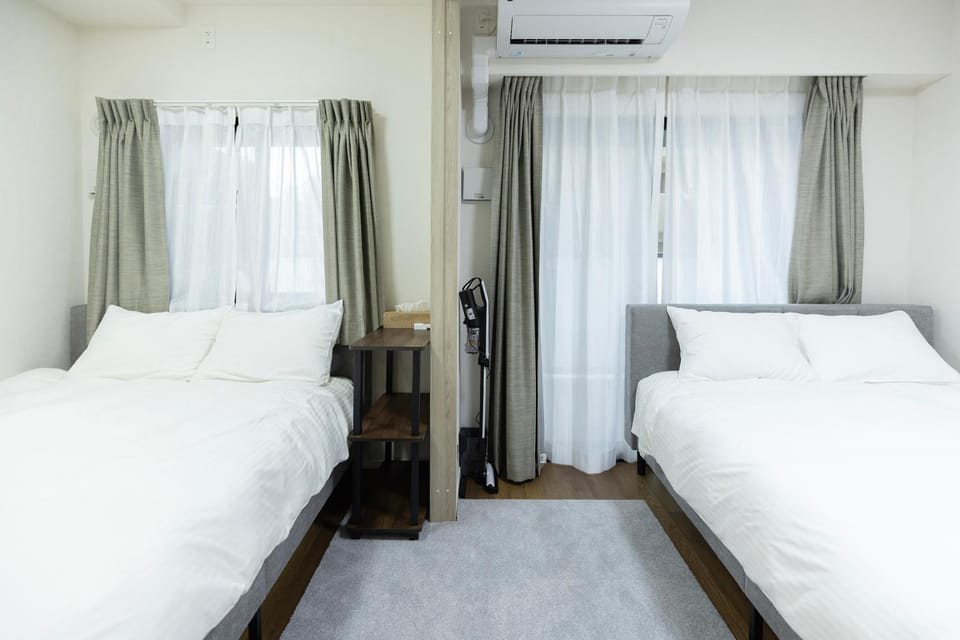 Bedroom, air conditioner