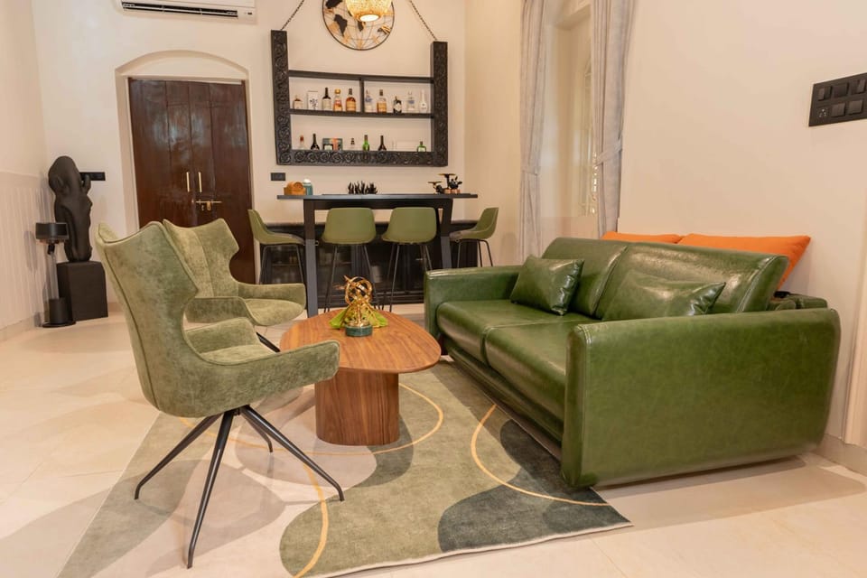 Living room, Seating area