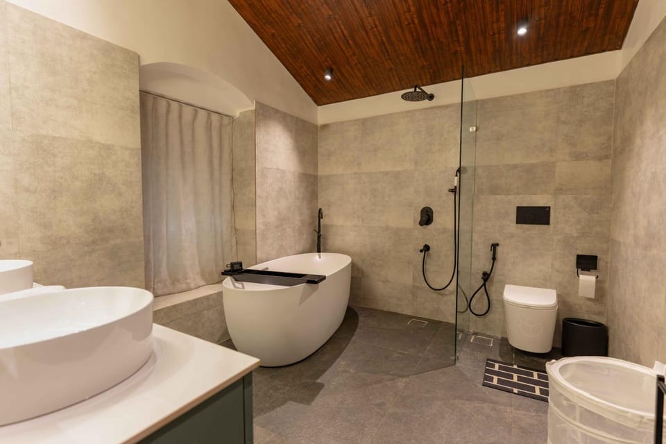 Shower, Toilet, Bathroom, Bath