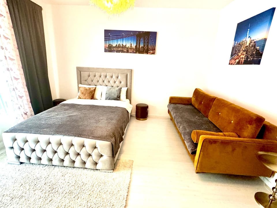 Bed, Living room, Bedroom