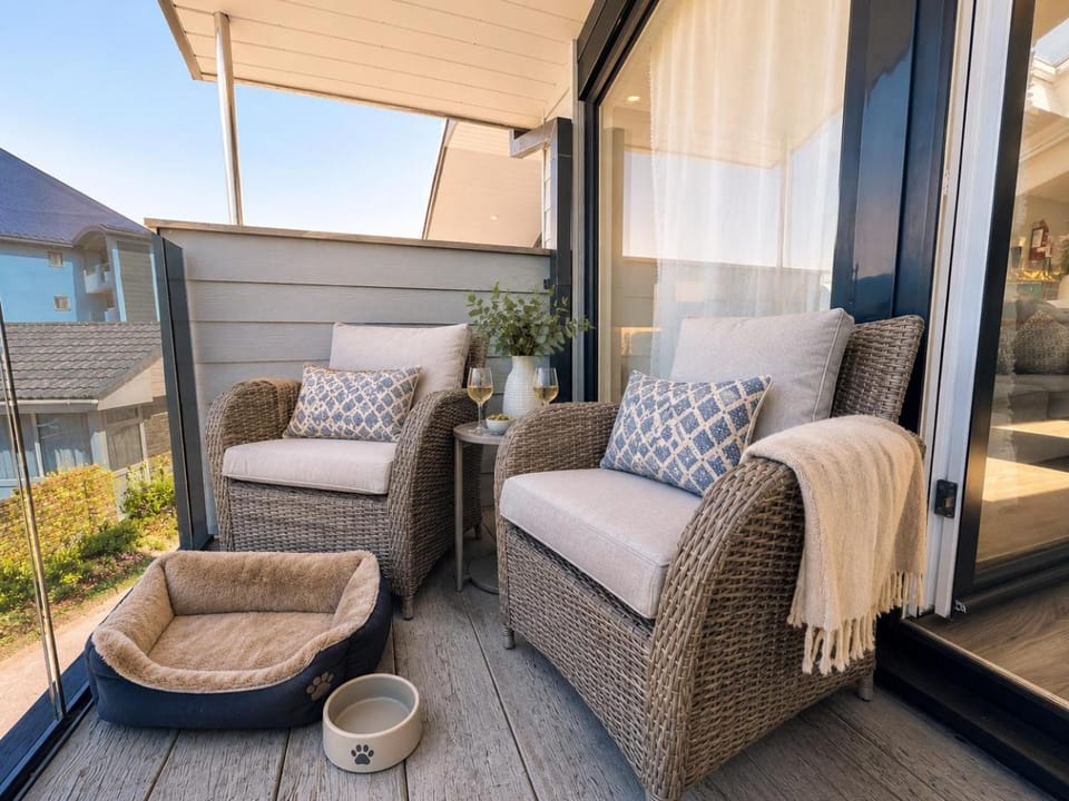 Sea View Holiday Home - 3 Bedrooms, Balcony, Dog Friendly Apartment in Westward Ho